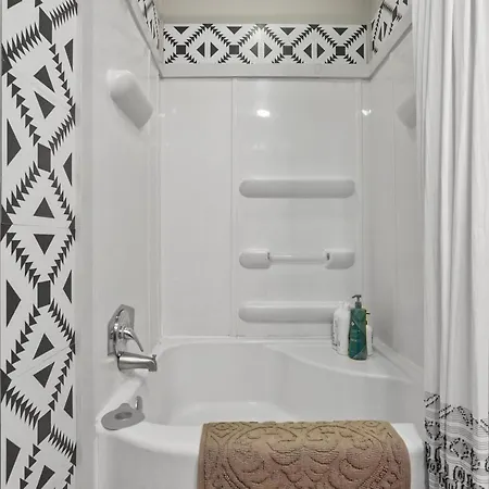 Luxury Oasis- 1 Bedroom Romantic Getaways Lubbock Exterior photo