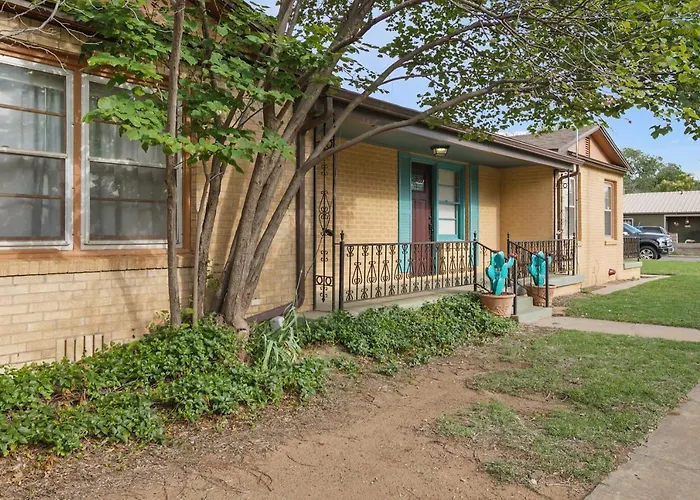 Luxury Oasis- 1 Bedroom Romantic Getaways