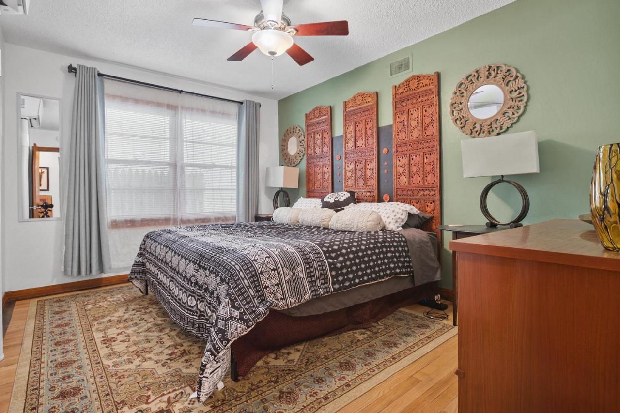 Luxury Oasis- 1 Bedroom Romantic Getaways