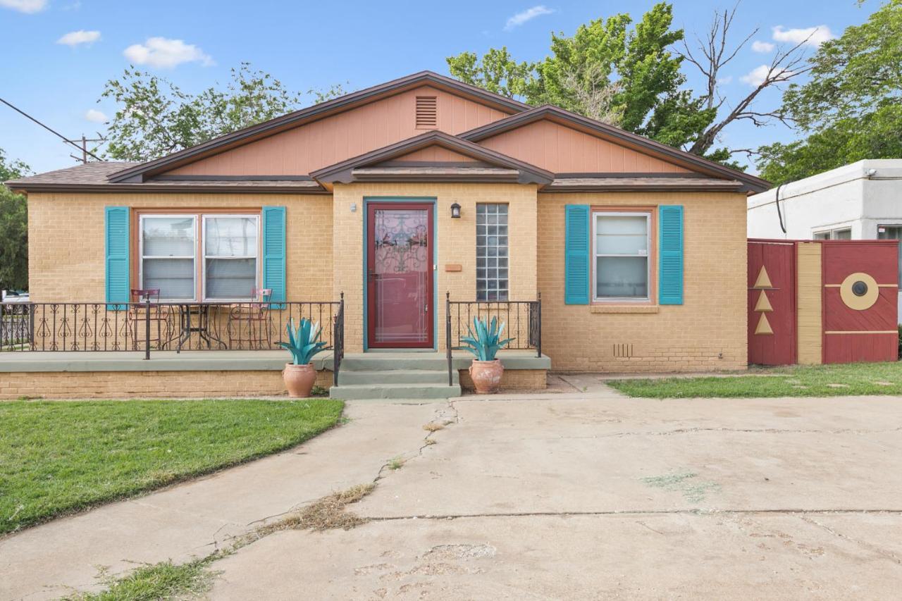 Luxury Oasis- 1 Bedroom Romantic Getaways Lubbock