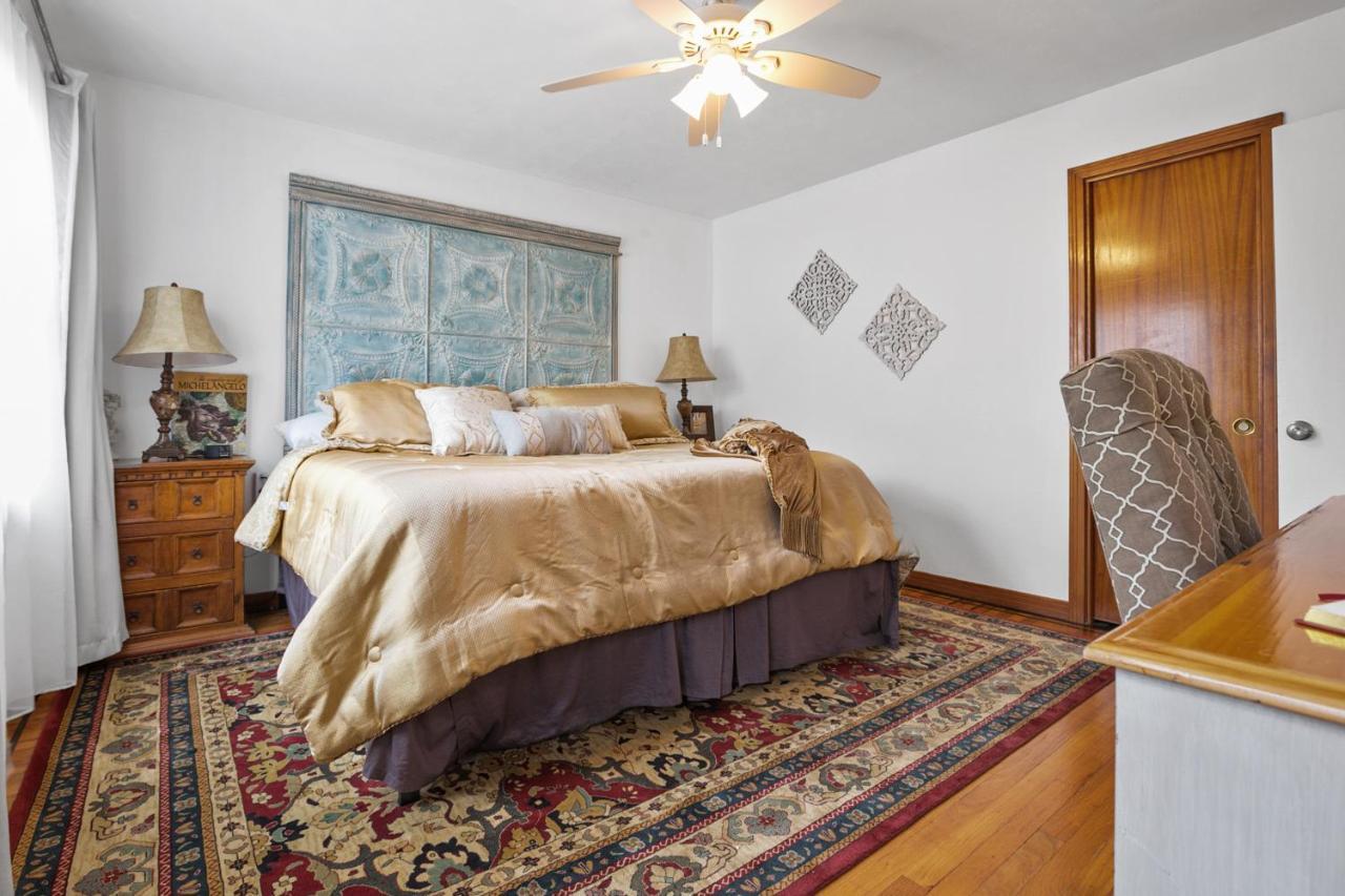 Apartment Luxury Oasis- 1 Bedroom Romantic Getaways Lubbock