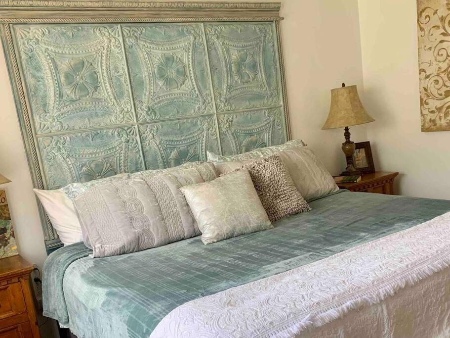 Apartment Luxury Oasis- 1 Bedroom Romantic Getaways