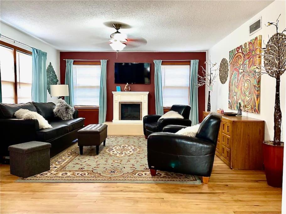 Apartment Luxury Oasis- 1 Bedroom Romantic Getaways Lubbock