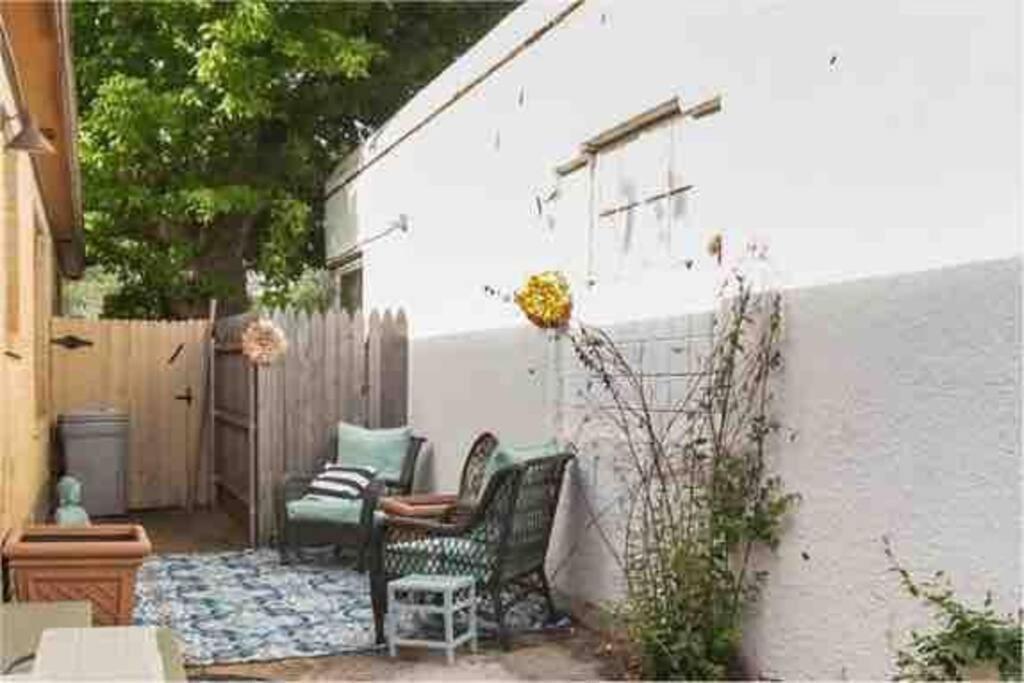 Luxury Oasis- 1 Bedroom Romantic Getaways * Lubbock