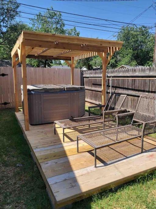 Luxury Oasis- 1 Bedroom Romantic Getaways Apartment Lubbock